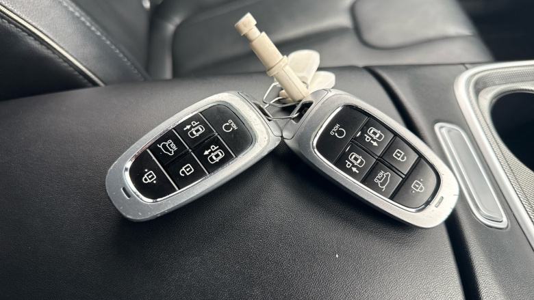 Hyundai SANTA FE 1.6 TGDi Hybrid Ultimate 5dr 4WD Auto Hybrid Estate